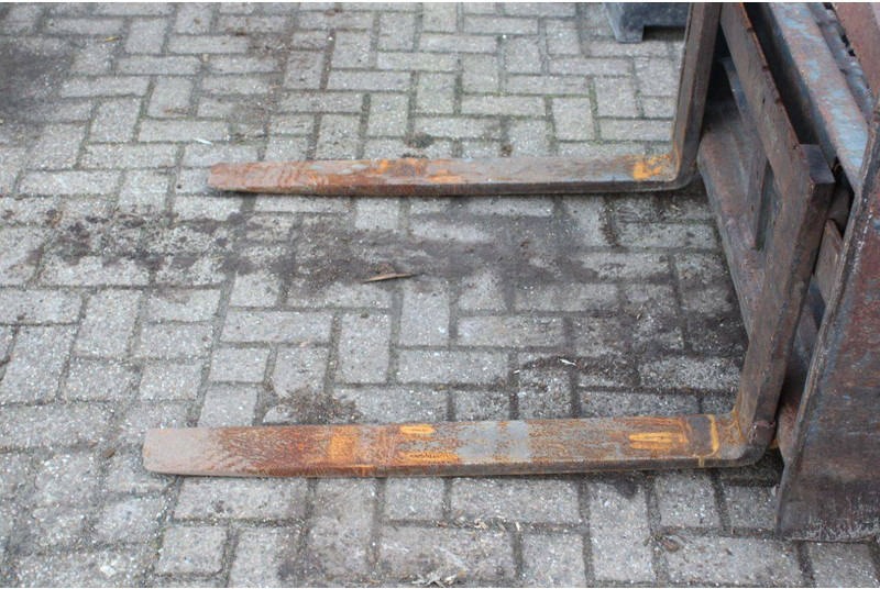 Chargeuse sur pneus Giant V881T