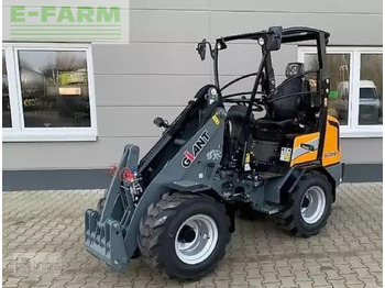 Chargeuse sur pneus Giant g2200 hd+