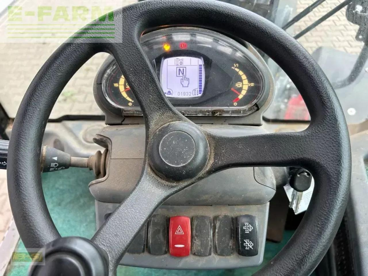 Chargeuse sur pneus Giant g4500 tele