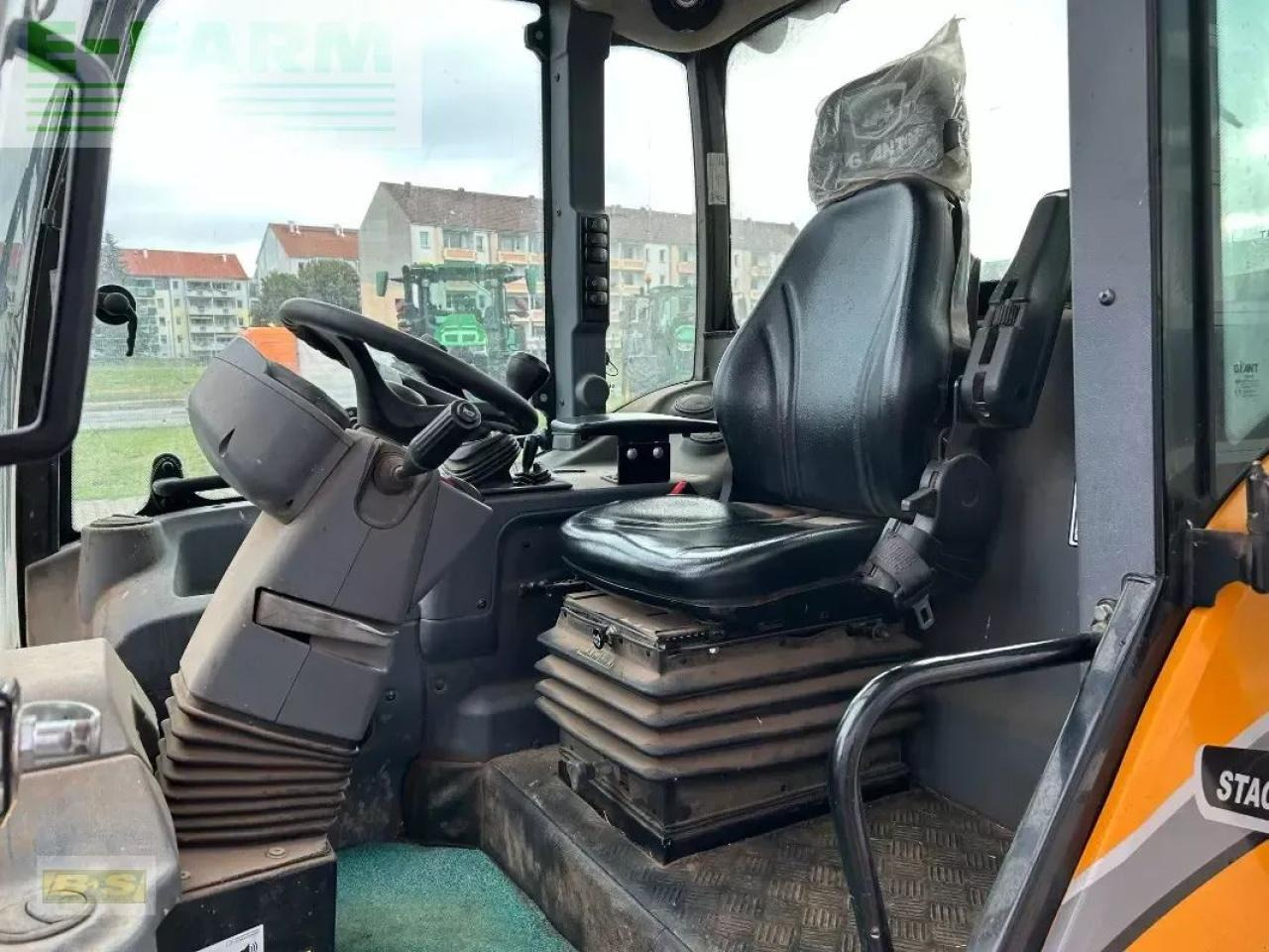 Chargeuse sur pneus Giant g4500 tele