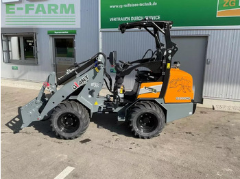 Chargeuse sur pneus Giant g 2300 hd