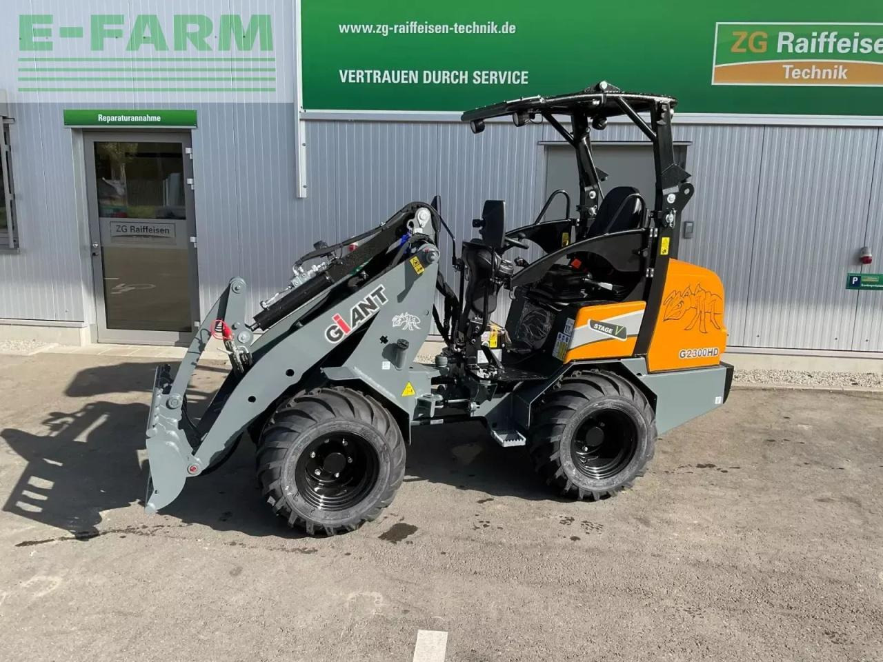 Chargeuse sur pneus Giant g 2300 hd