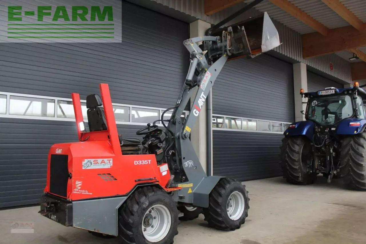 Chargeuse sur pneus Giant hoflader d 335 t