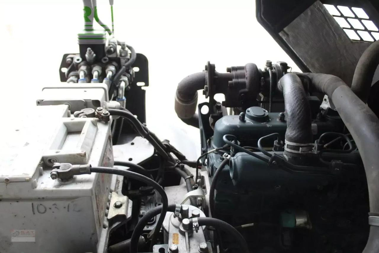 Chargeuse sur pneus Giant hoflader d 335 t