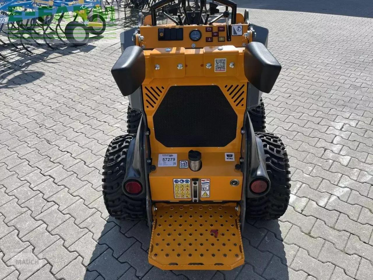 Chargeuse sur pneus Giant sk 202d neuwertig inkl. schaufel & pg