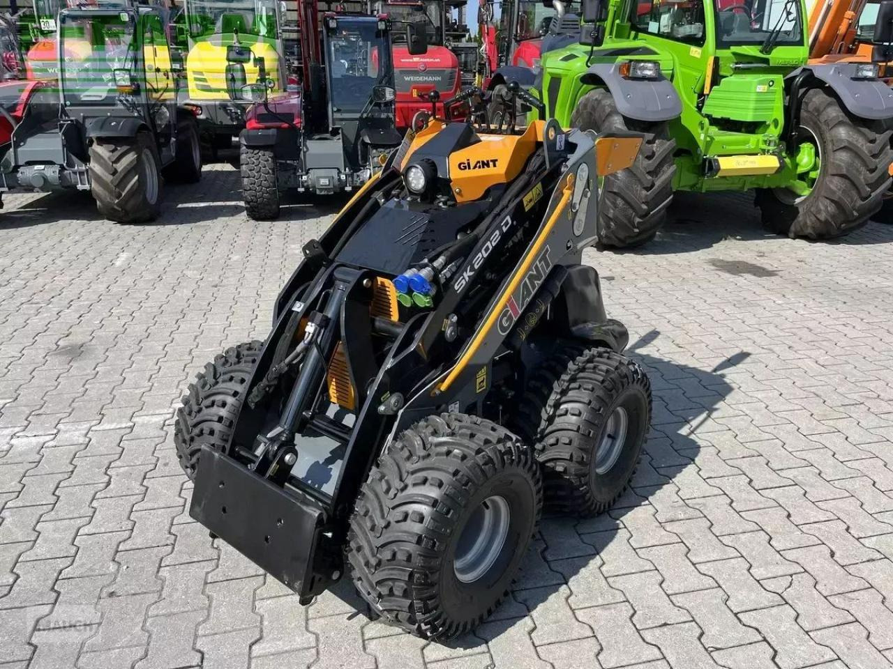 Chargeuse sur pneus Giant sk 202d neuwertig inkl. schaufel & pg