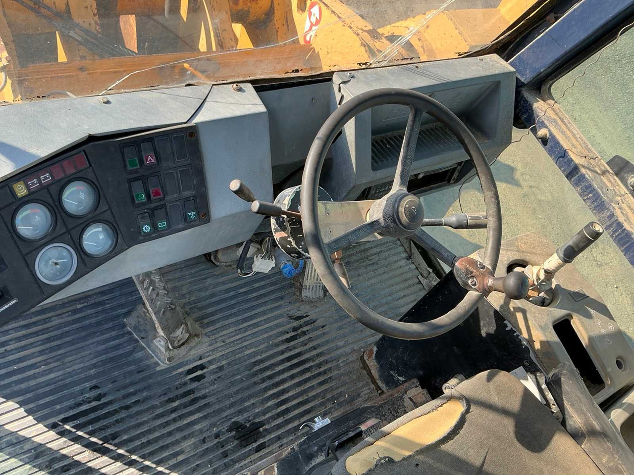 Chargeuse sur pneus HANOMAG - 70 E - SHOVEL - 1995