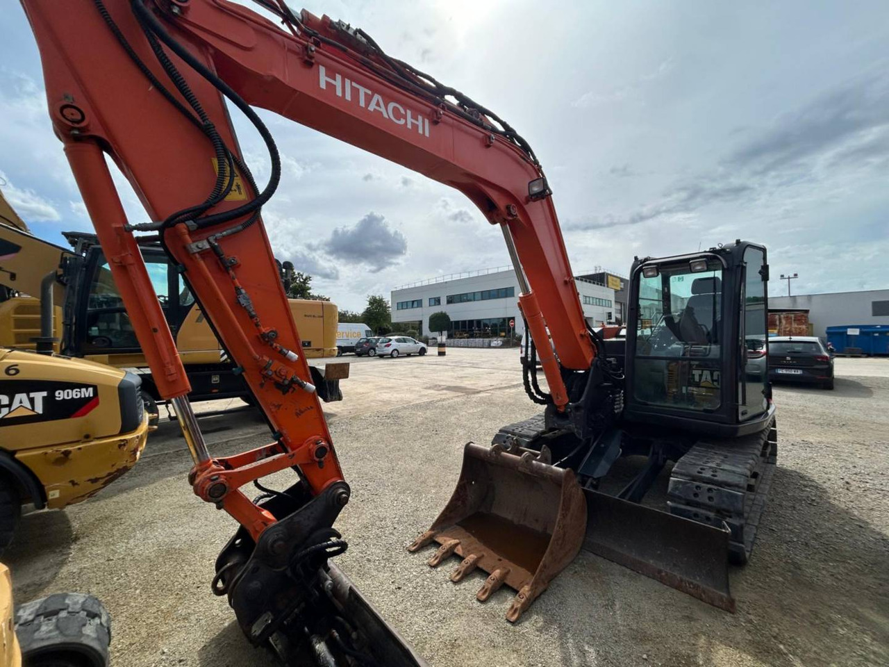 Chargeuse sur pneus HITACHI ZAXIS85