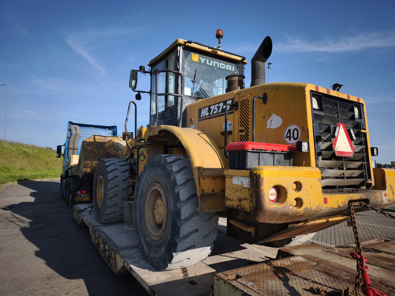 Chargeuse sur pneus HYUNDAI 757-7