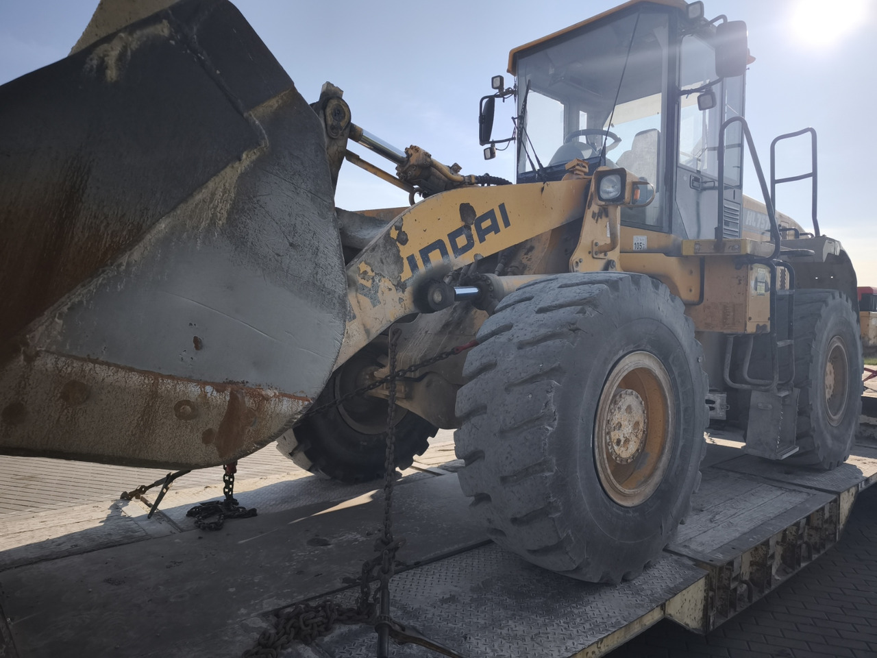 Chargeuse sur pneus HYUNDAI 757-7