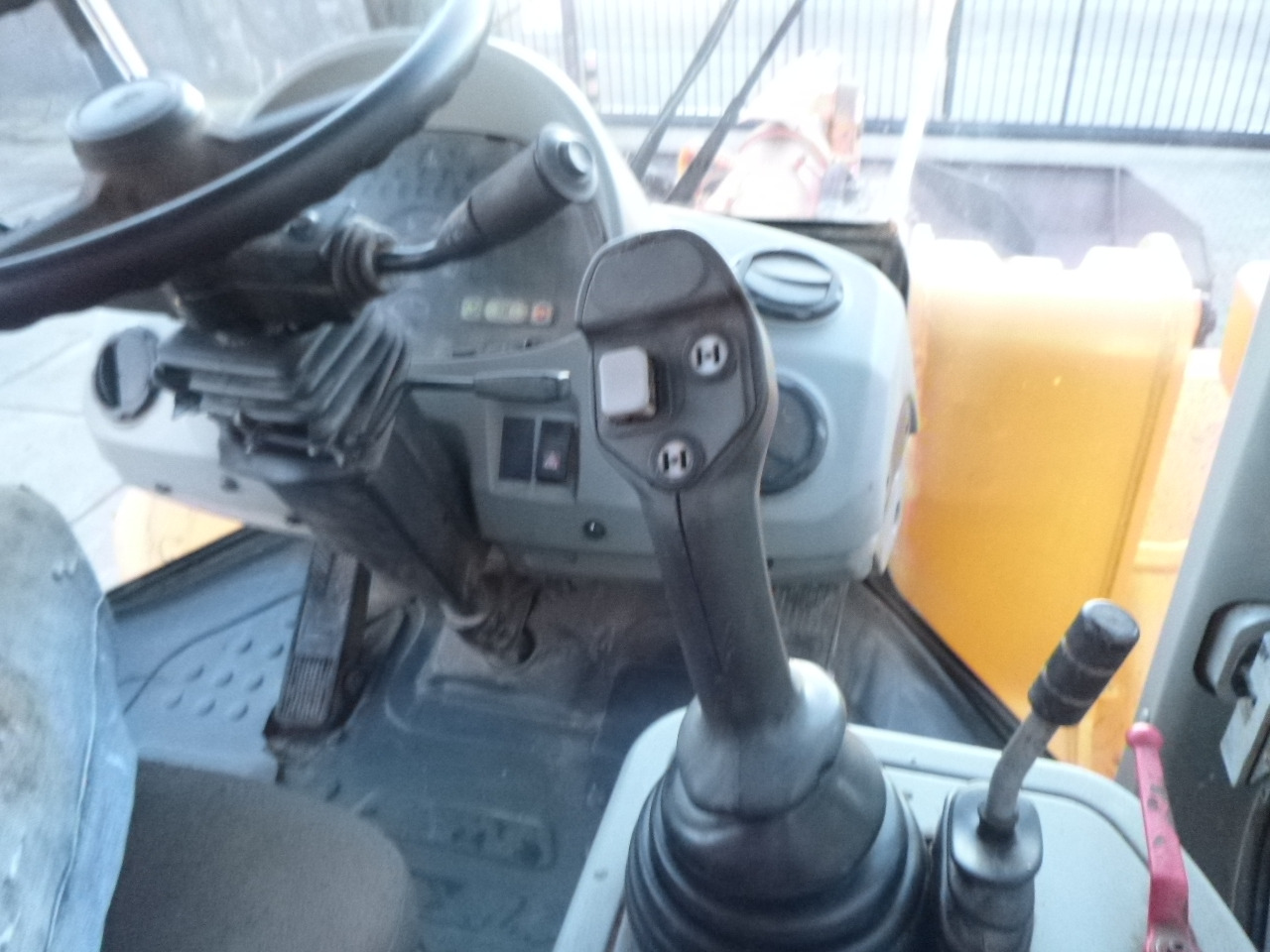 Chargeuse sur pneus HYUNDAI HL770-7A