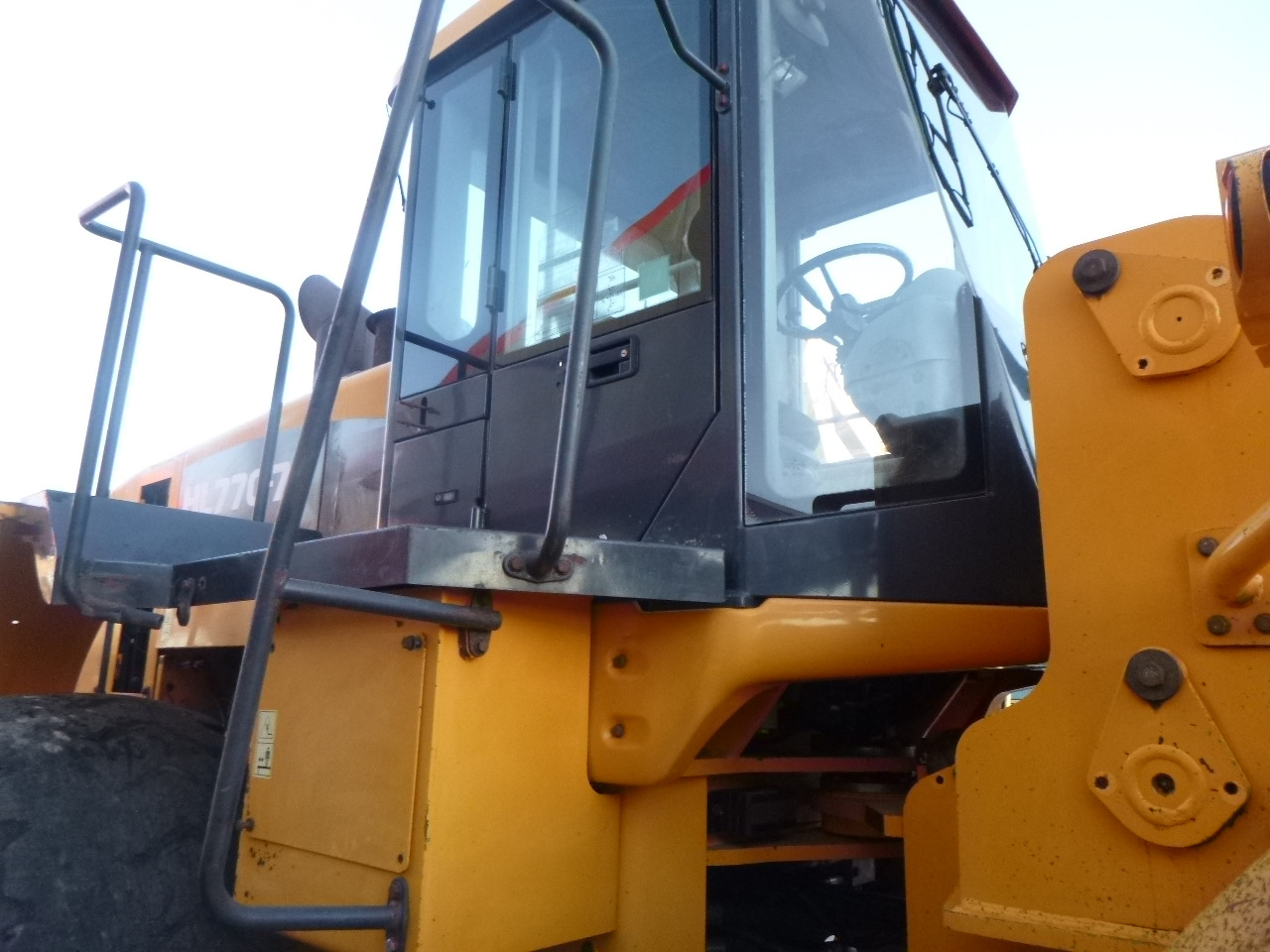 Chargeuse sur pneus HYUNDAI HL770-7A