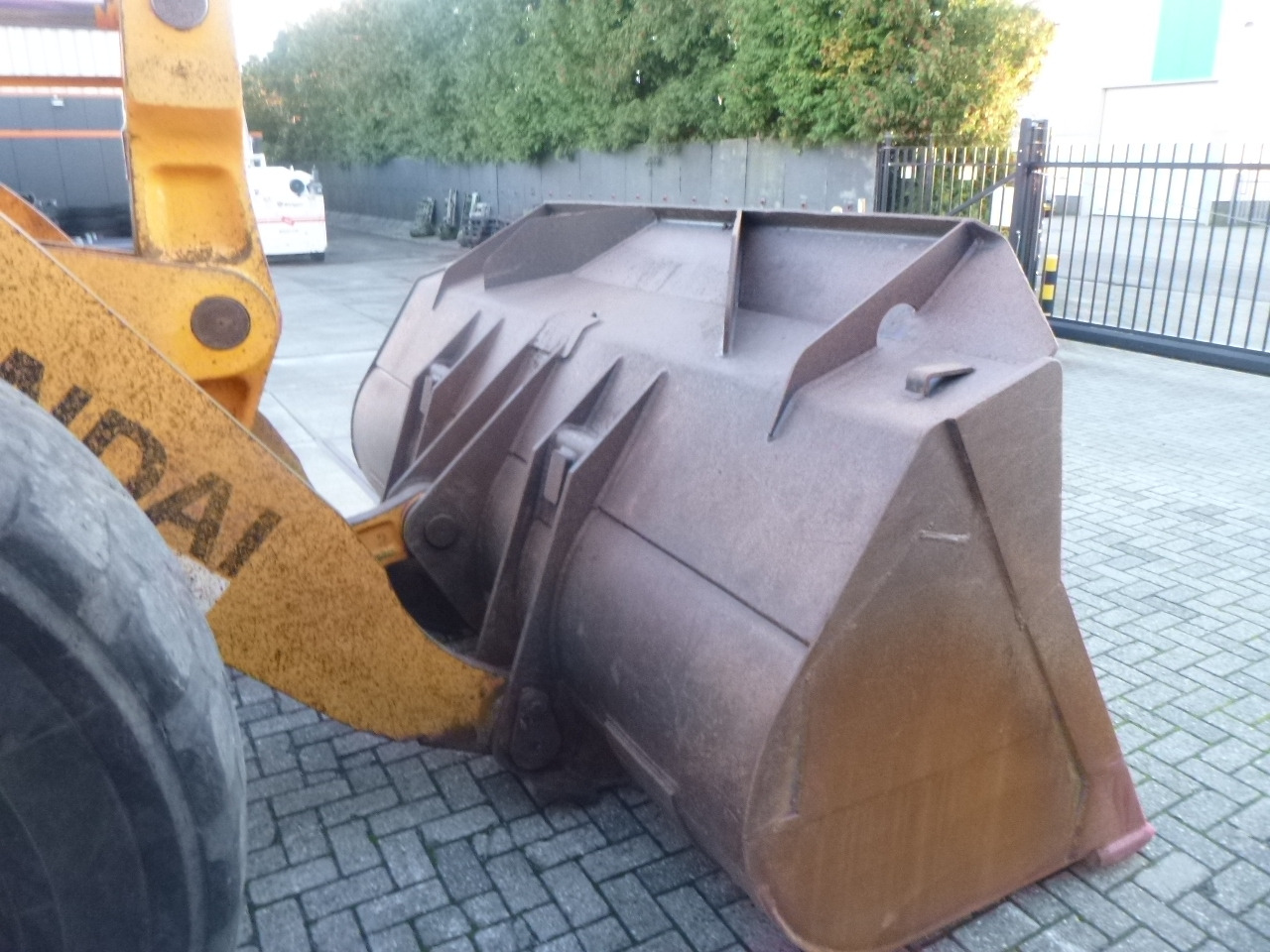 Chargeuse sur pneus HYUNDAI HL770-7A