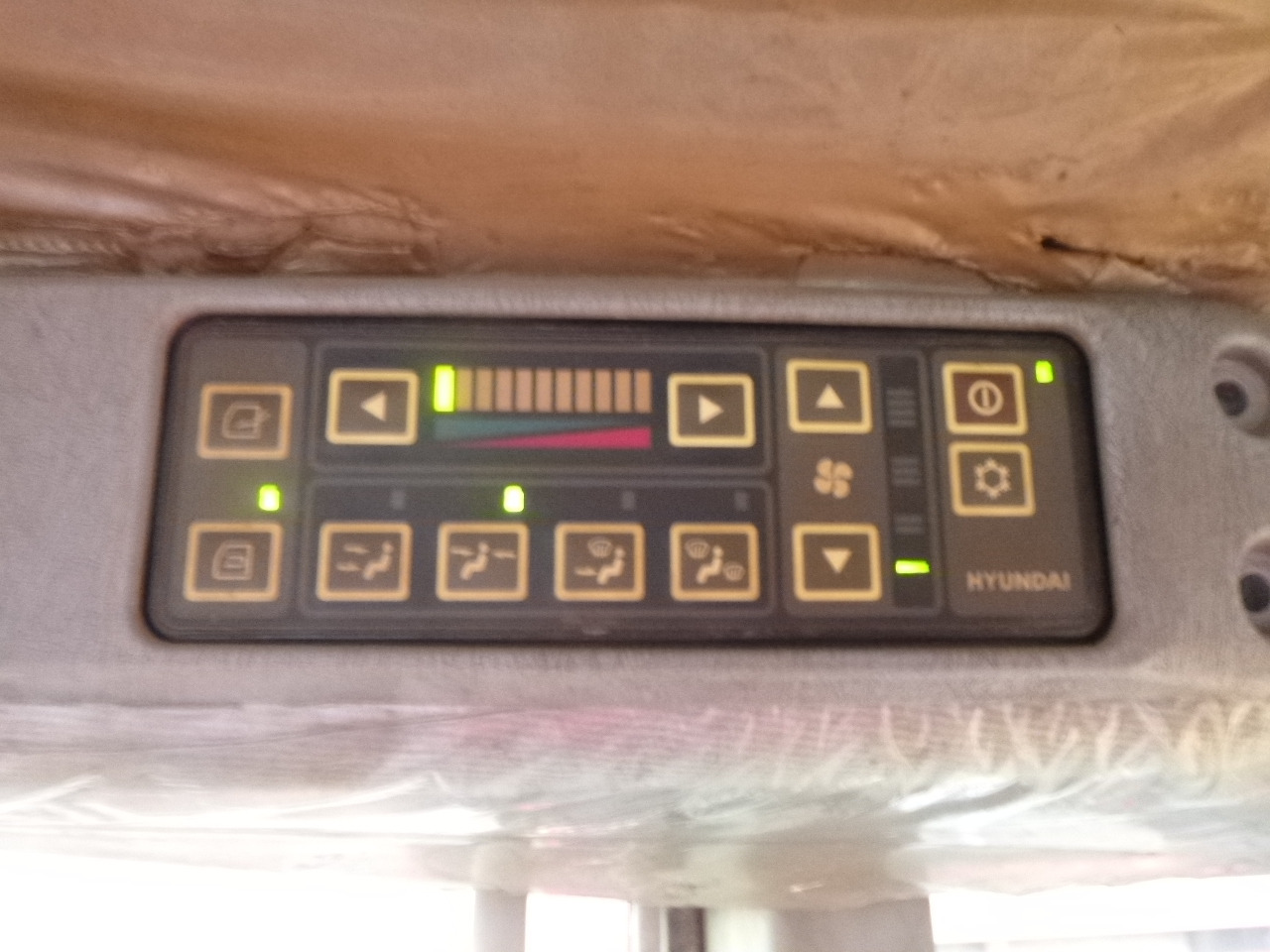 Chargeuse sur pneus HYUNDAI HL770-7A