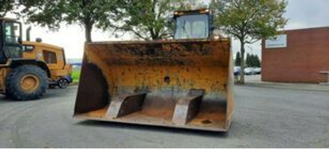 Chargeuse sur pneus Hanomag 70E Radlader