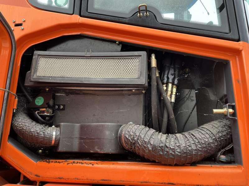 Chargeuse sur pneus Hitachi W130A