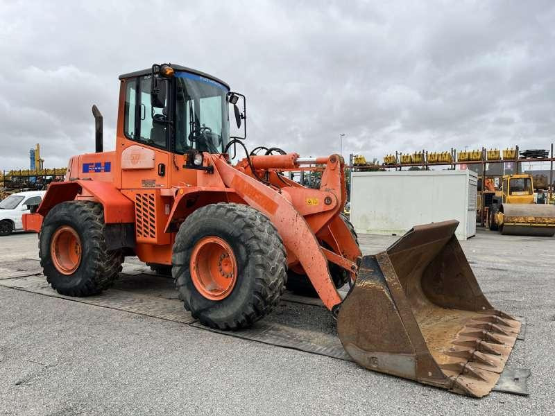 Chargeuse sur pneus Hitachi W130A