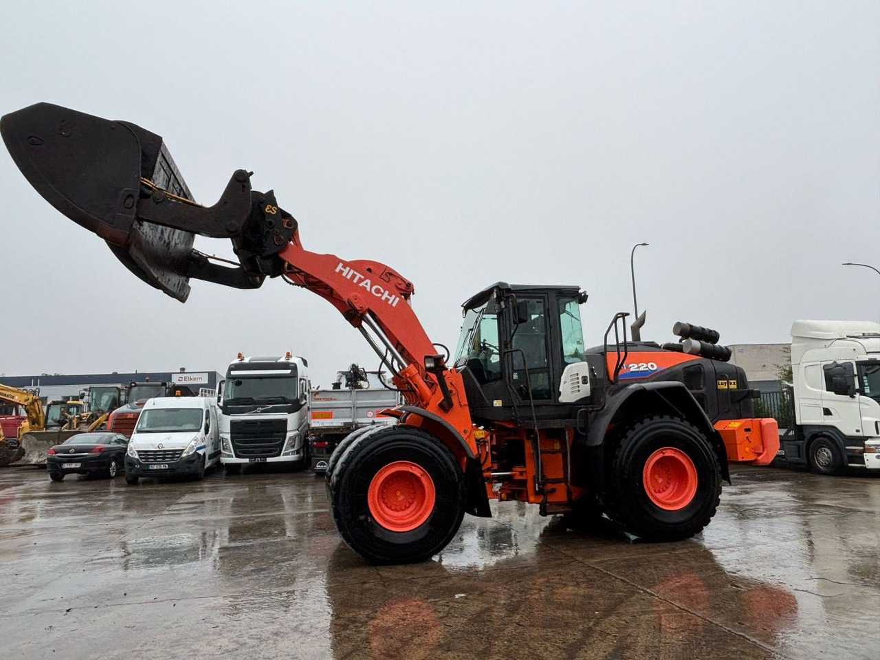 Chargeuse sur pneus Hitachi ZW220-6. Hochkippschaufel. Wage.