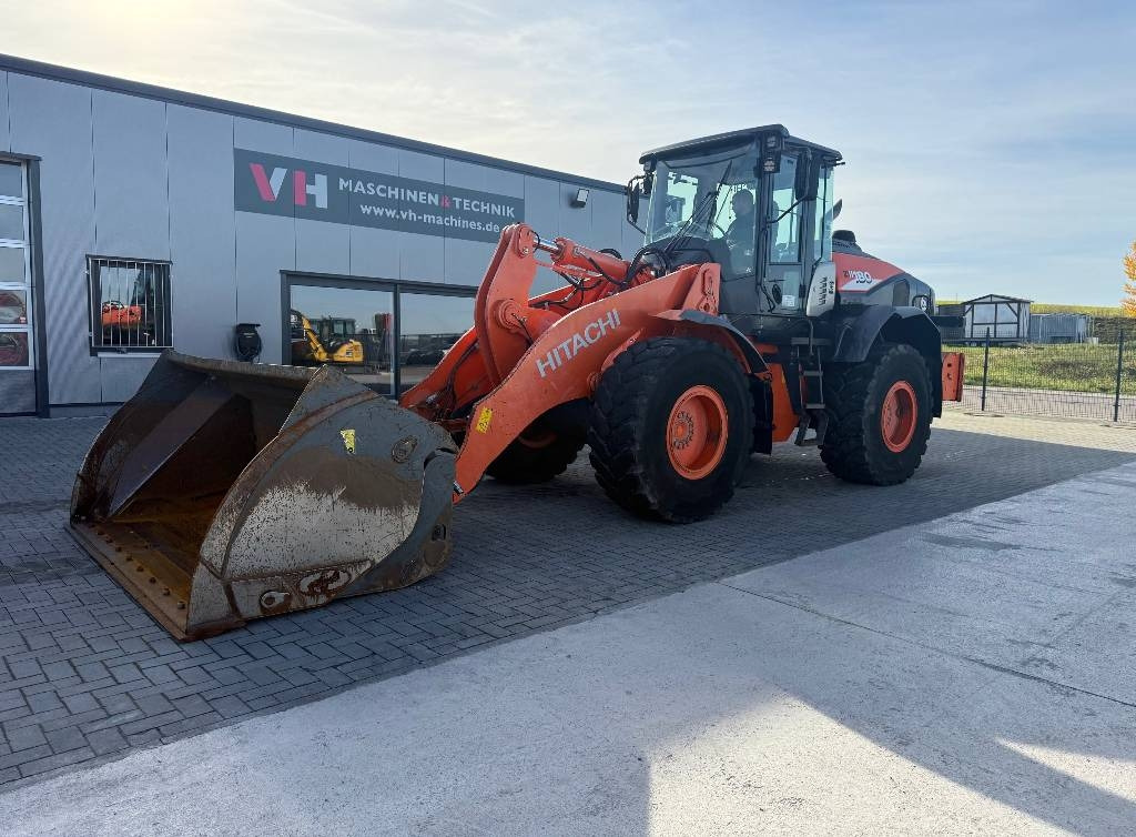 Chargeuse sur pneus Hitachi ZW 180-6