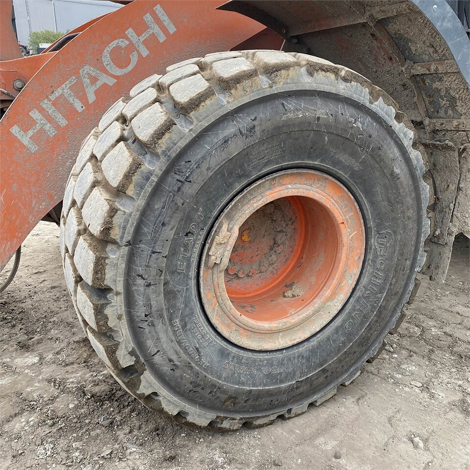 Chargeuse sur pneus Hitachi ZW 220 - 5B