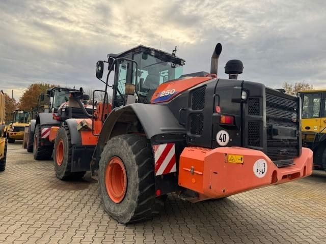 Chargeuse sur pneus Hitachi ZW 250-6