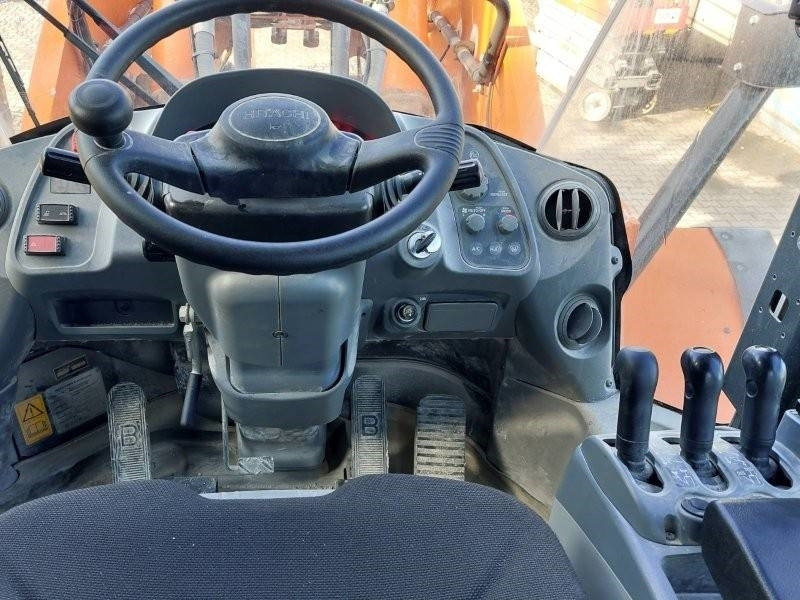 Chargeuse sur pneus Hitachi ZW 370-6