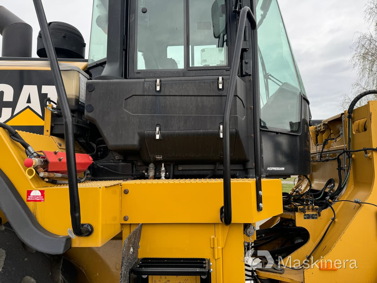 Chargeuse sur pneus Hjullastare CAT 972K