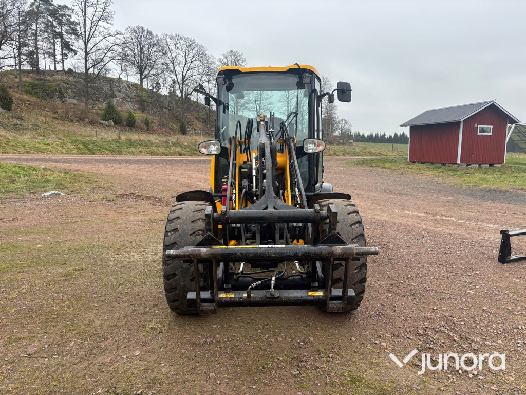 Chargeuse sur pneus Hjullastare - JCB 407 SV