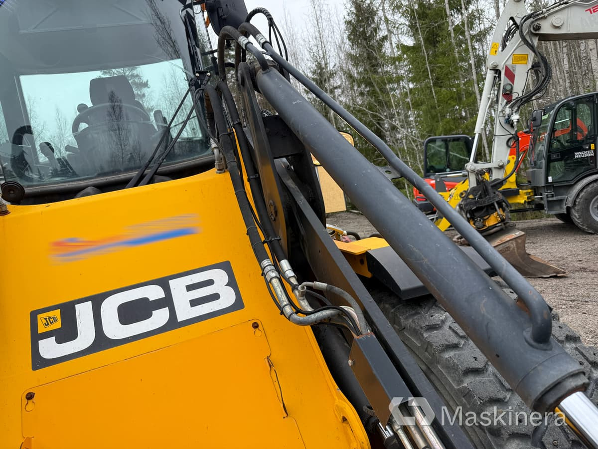 Chargeuse sur pneus Hjullastare JCB 413S