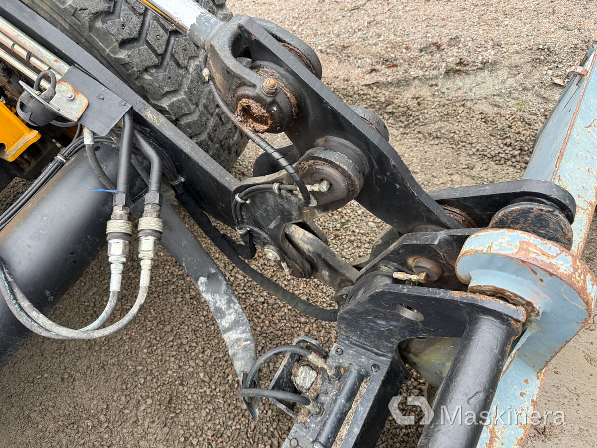 Chargeuse sur pneus Hjullastare JCB 413S