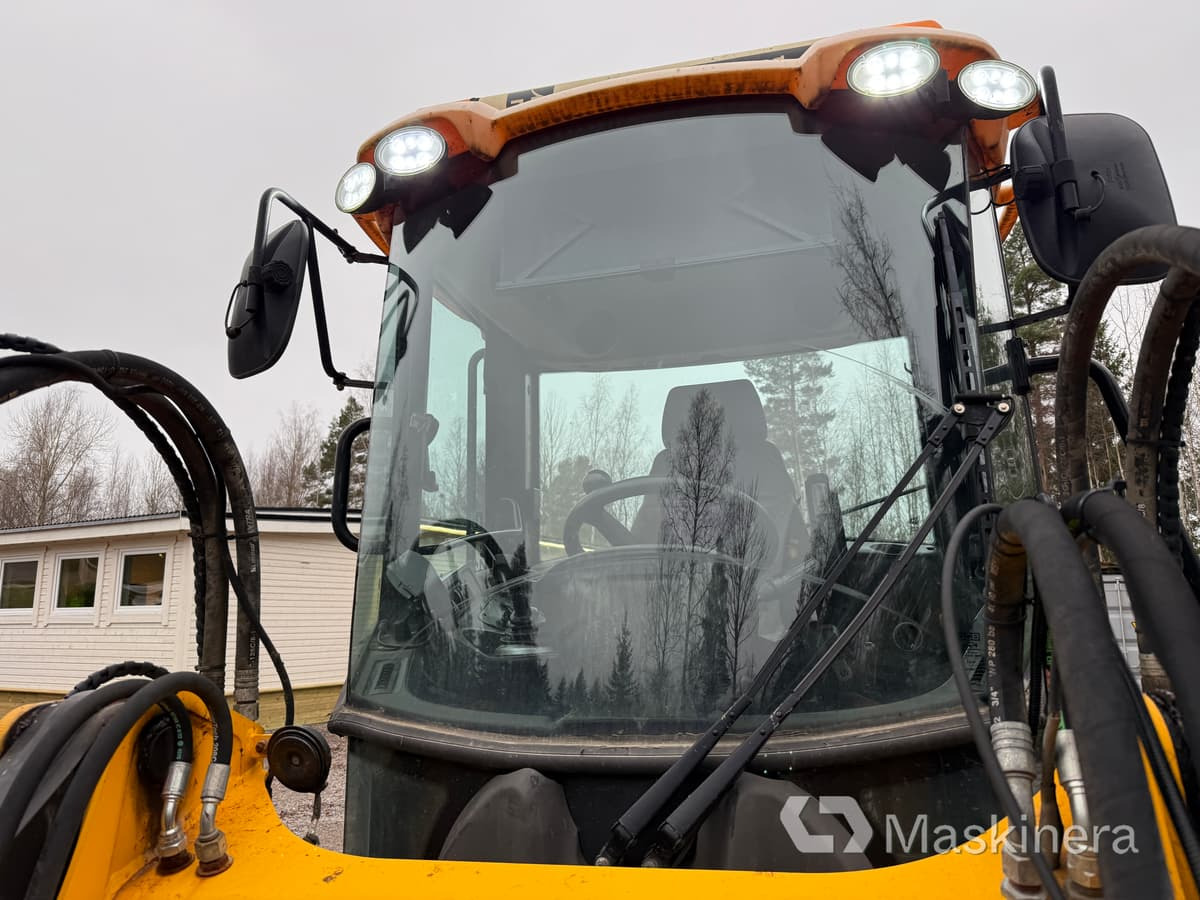 Chargeuse sur pneus Hjullastare JCB 413S