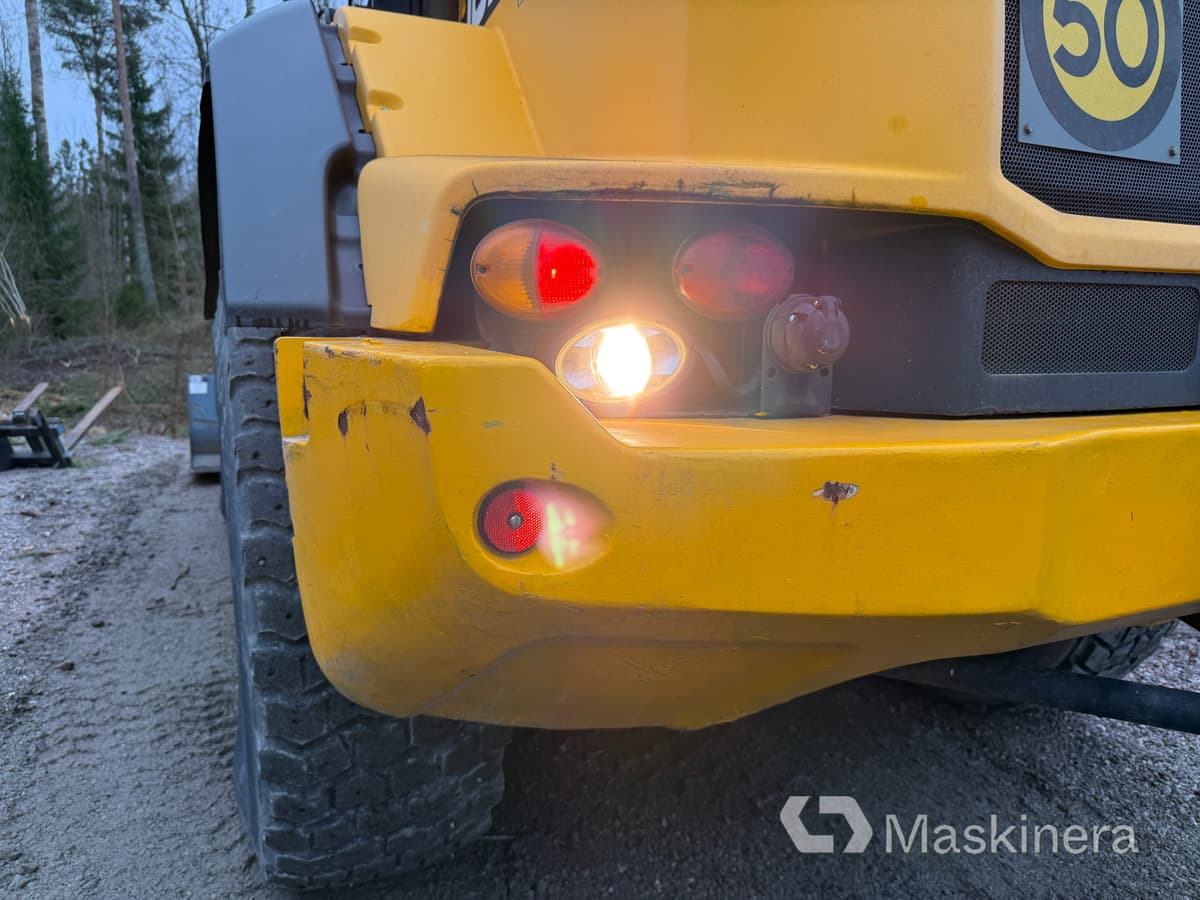 Chargeuse sur pneus Hjullastare JCB 413S
