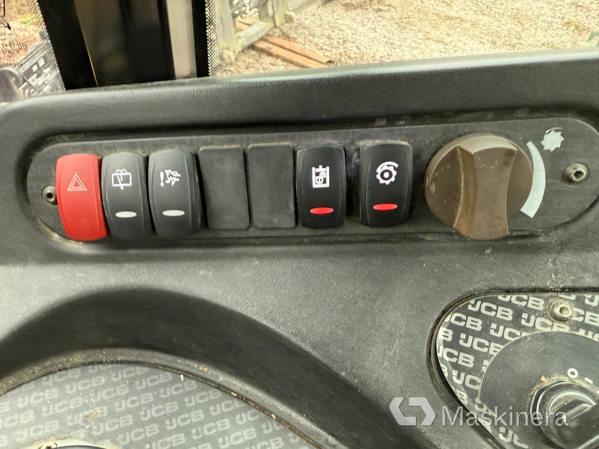 Chargeuse sur pneus Hjullastare JCB 413S