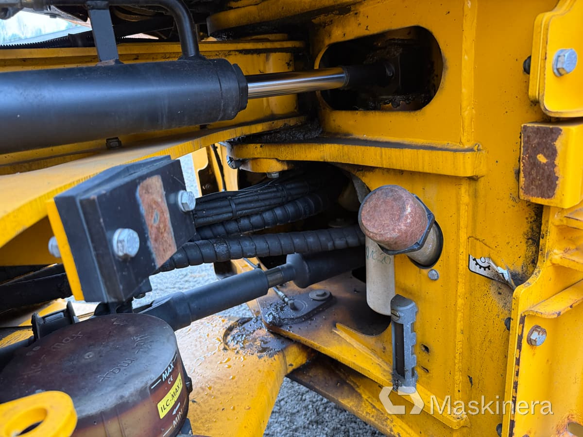 Chargeuse sur pneus Hjullastare JCB 413S