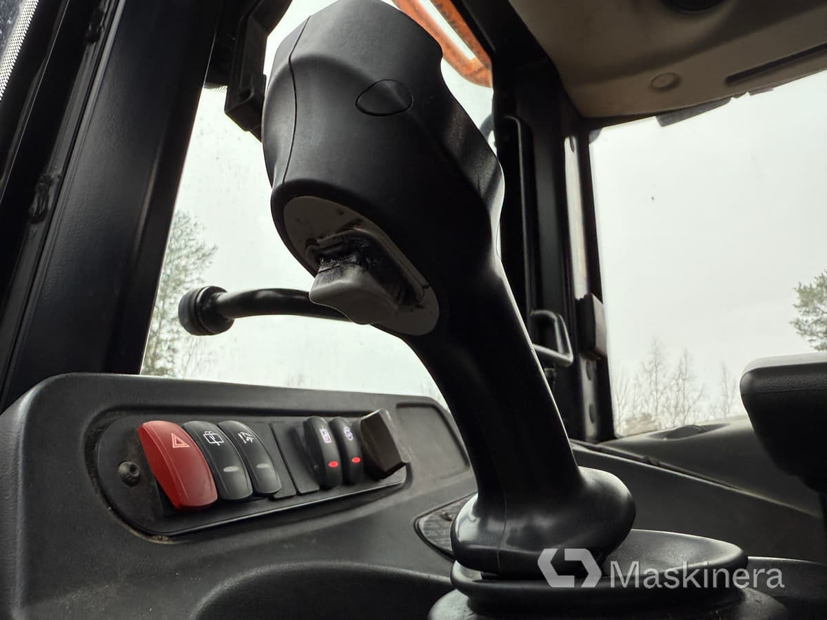 Chargeuse sur pneus Hjullastare JCB 413S