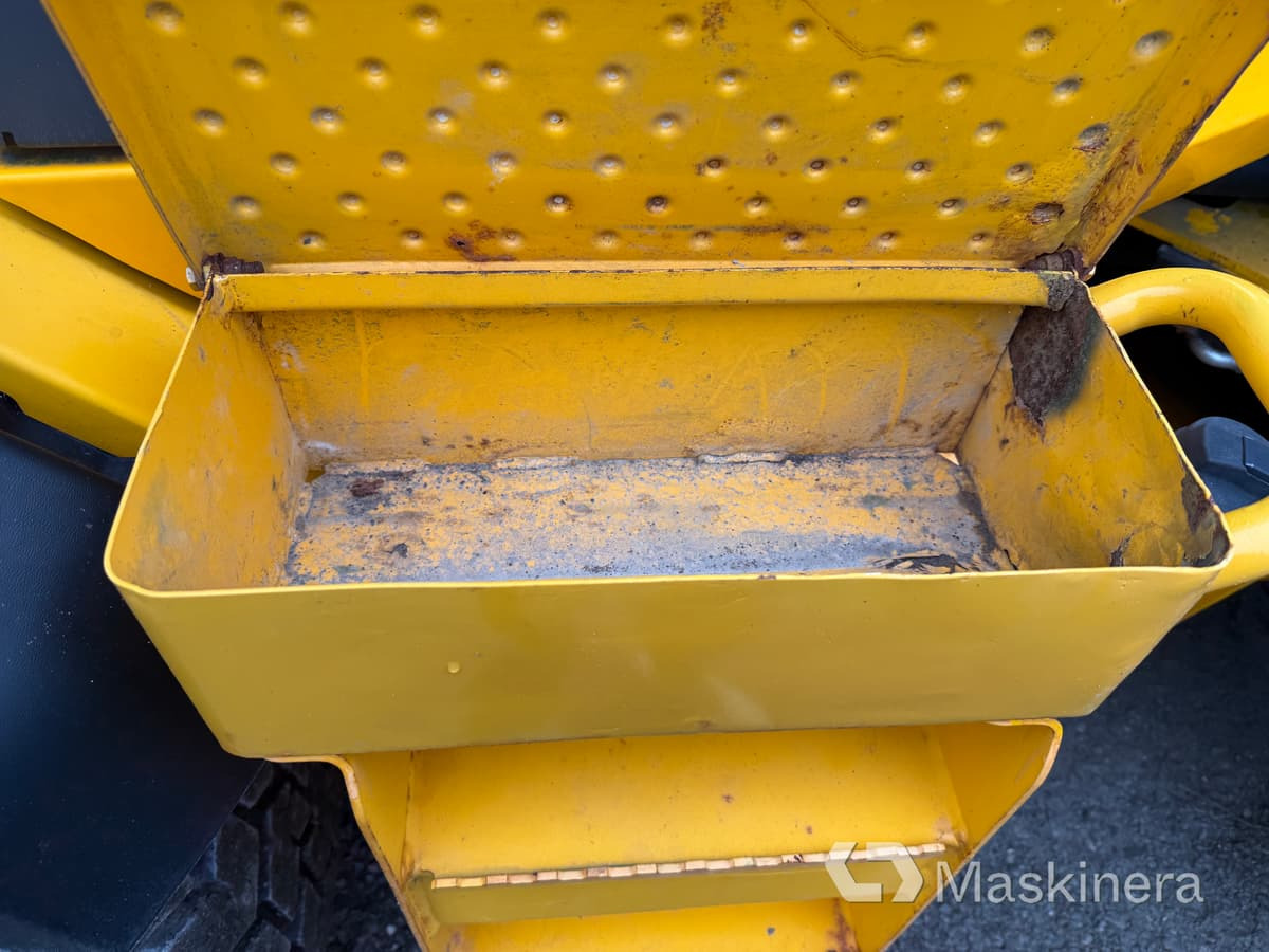 Chargeuse sur pneus Hjullastare JCB 413S