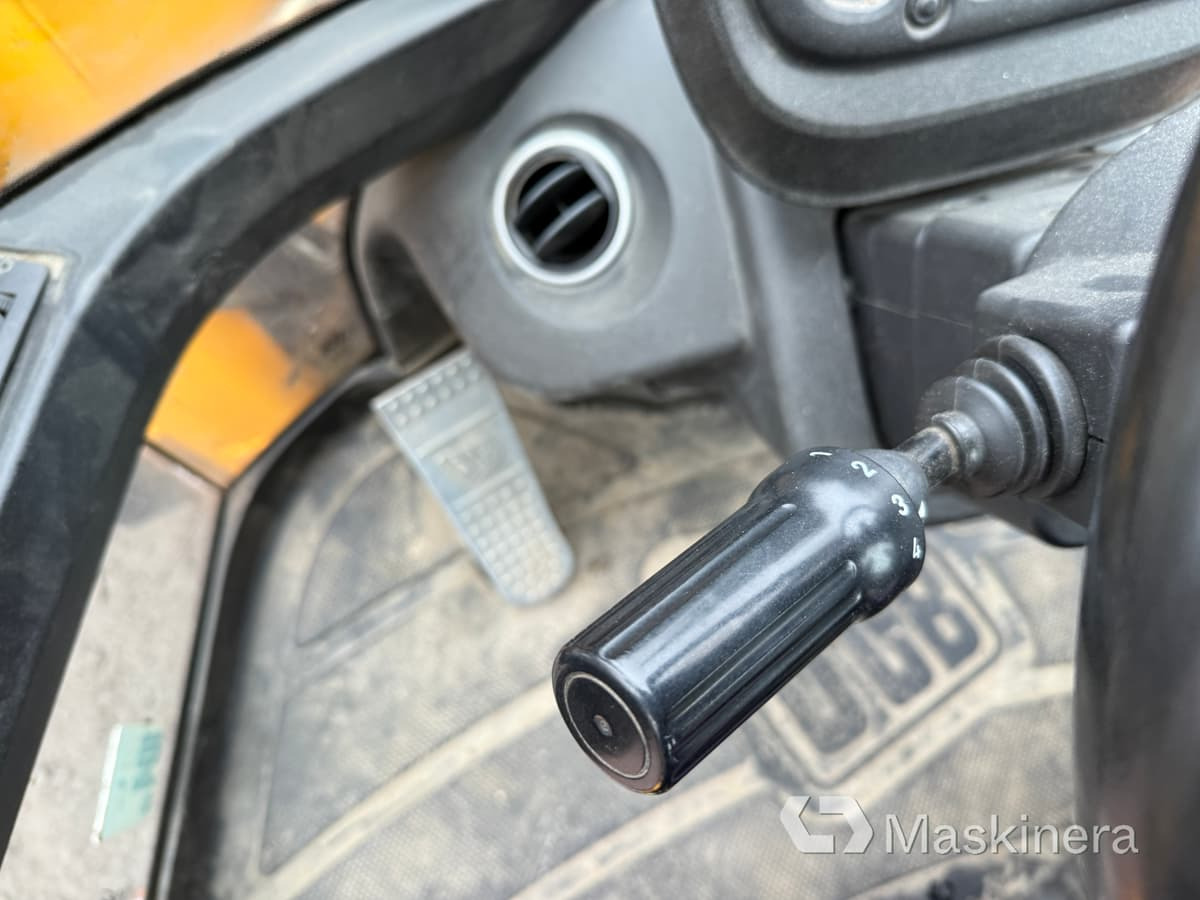 Chargeuse sur pneus Hjullastare JCB 413S