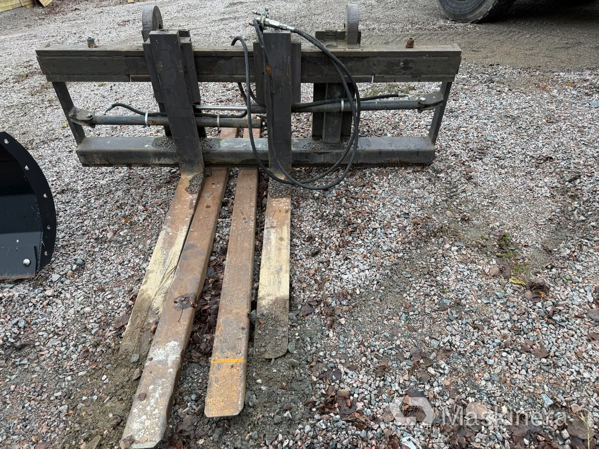 Chargeuse sur pneus Hjullastare JCB 413S