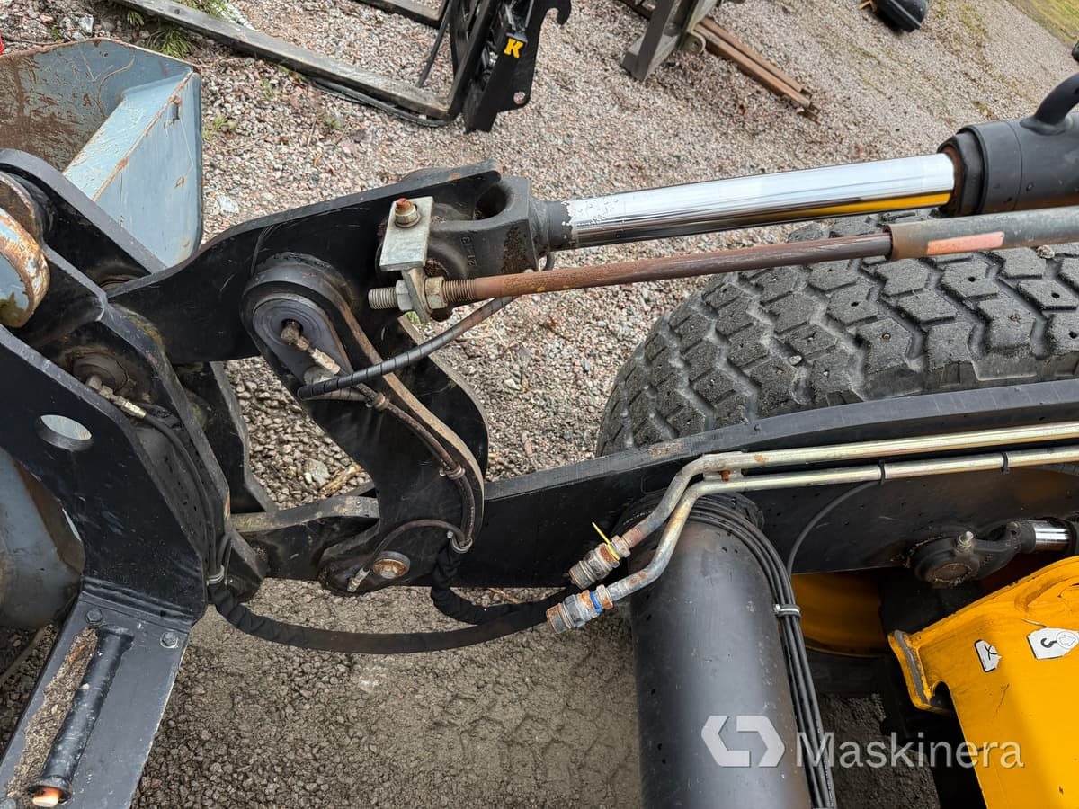 Chargeuse sur pneus Hjullastare JCB 413S