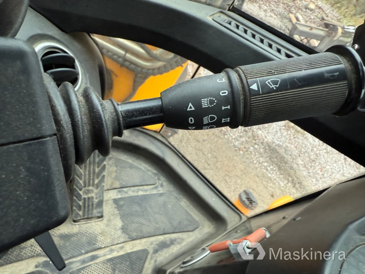 Chargeuse sur pneus Hjullastare JCB 413S
