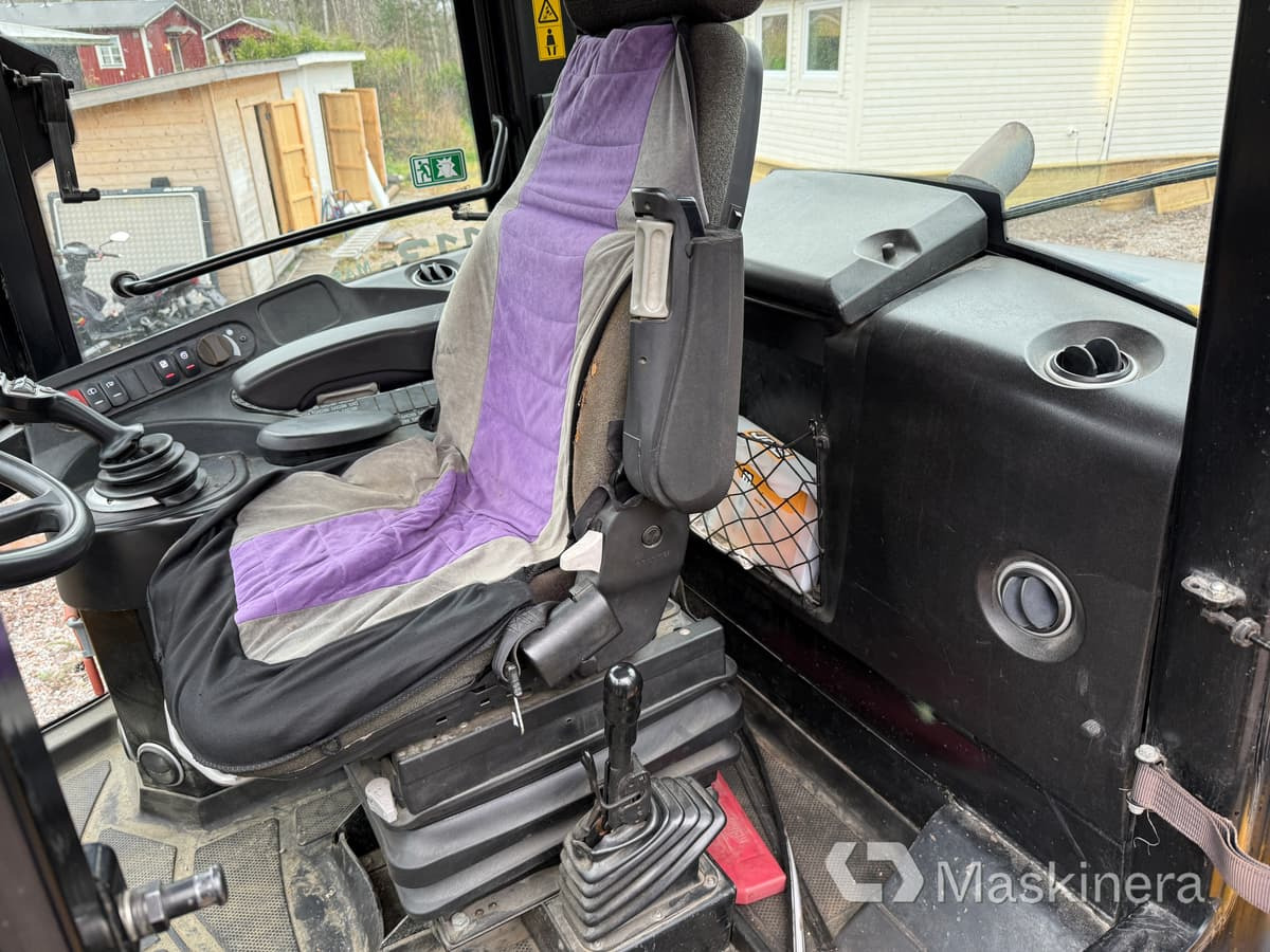 Chargeuse sur pneus Hjullastare JCB 413S