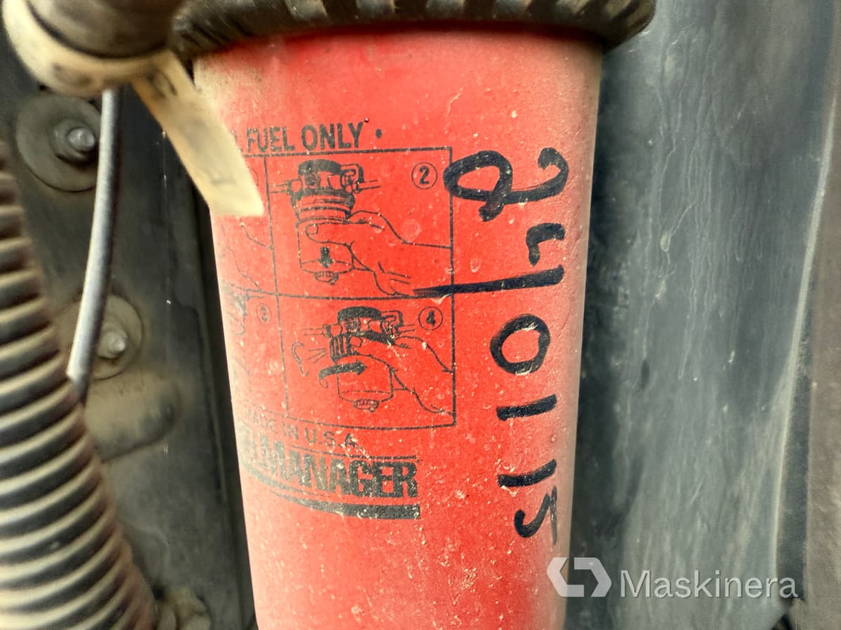 Chargeuse sur pneus Hjullastare JCB 413S