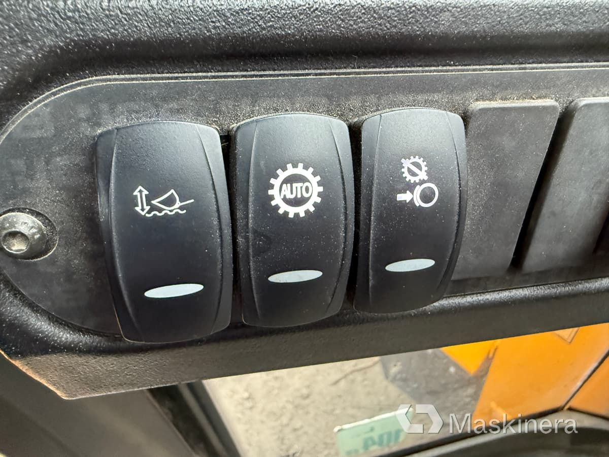 Chargeuse sur pneus Hjullastare JCB 413S