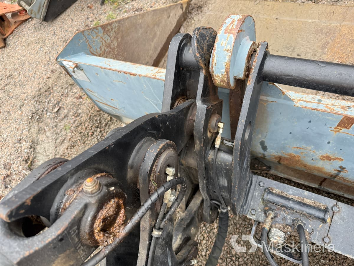 Chargeuse sur pneus Hjullastare JCB 413S