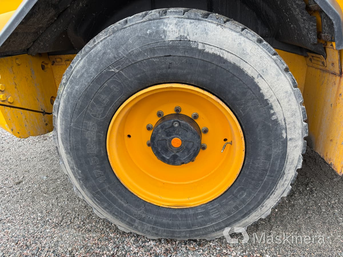 Chargeuse sur pneus Hjullastare JCB 413S