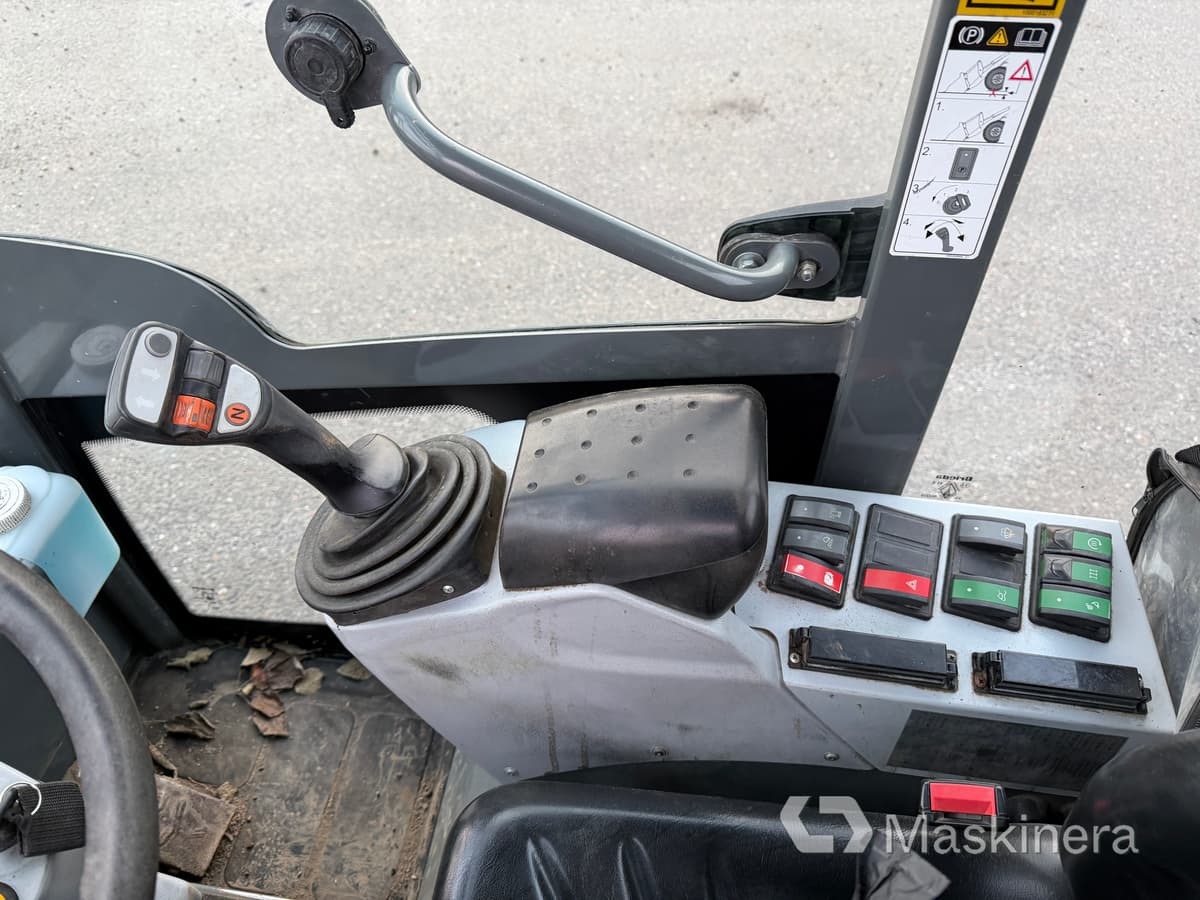 Chargeuse sur pneus Hjullastare Kramer 5035