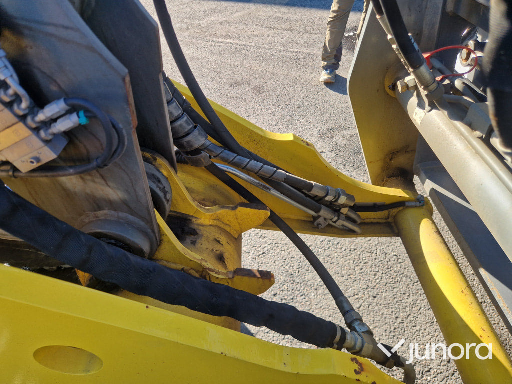 Chargeuse sur pneus Hjullastare - Kramer, 8115