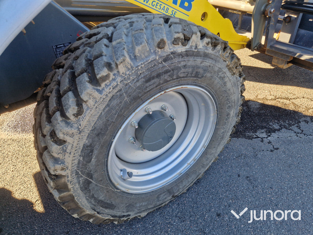 Chargeuse sur pneus Hjullastare - Kramer, 8115