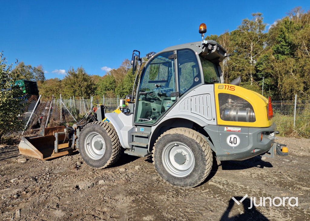 Chargeuse sur pneus Hjullastare - Kramer, 8115