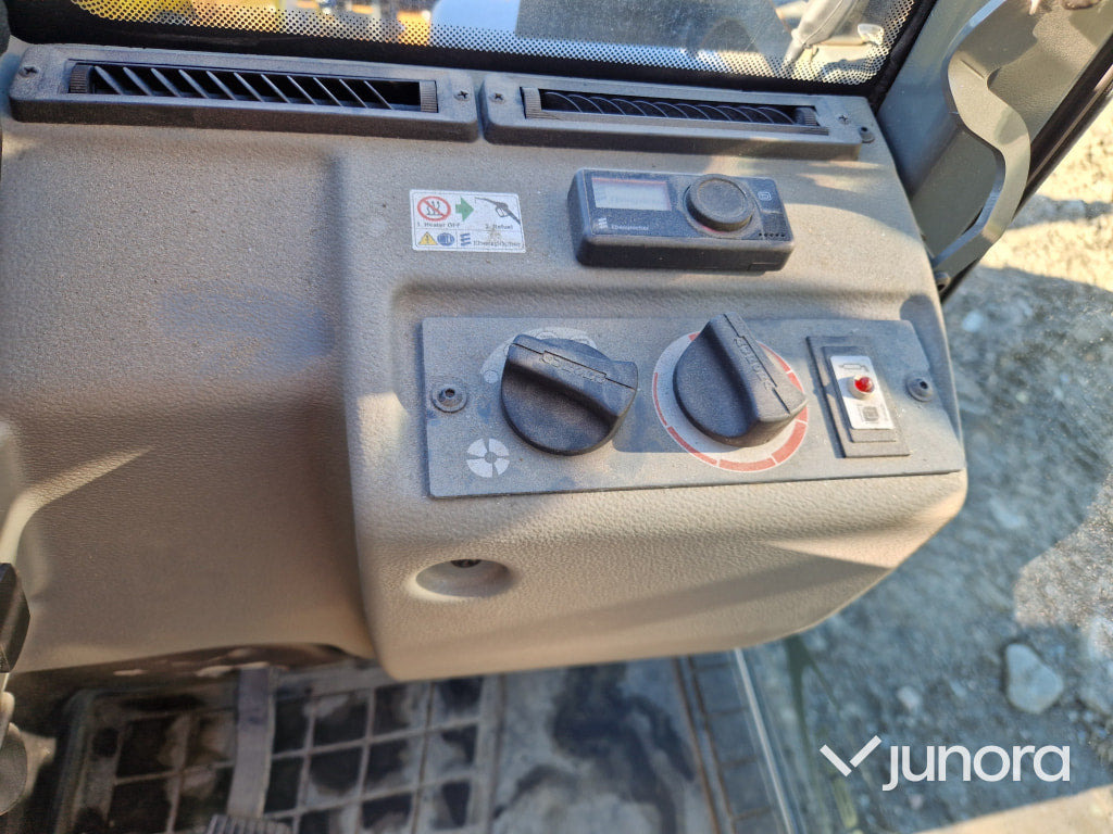 Chargeuse sur pneus Hjullastare - Kramer, 8115